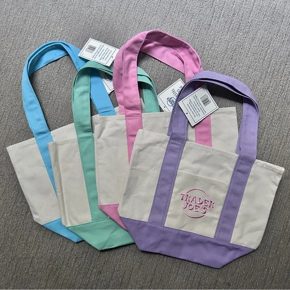 Trader Joe’s Pastel Purple Tote Bag - Picture 2 of 2